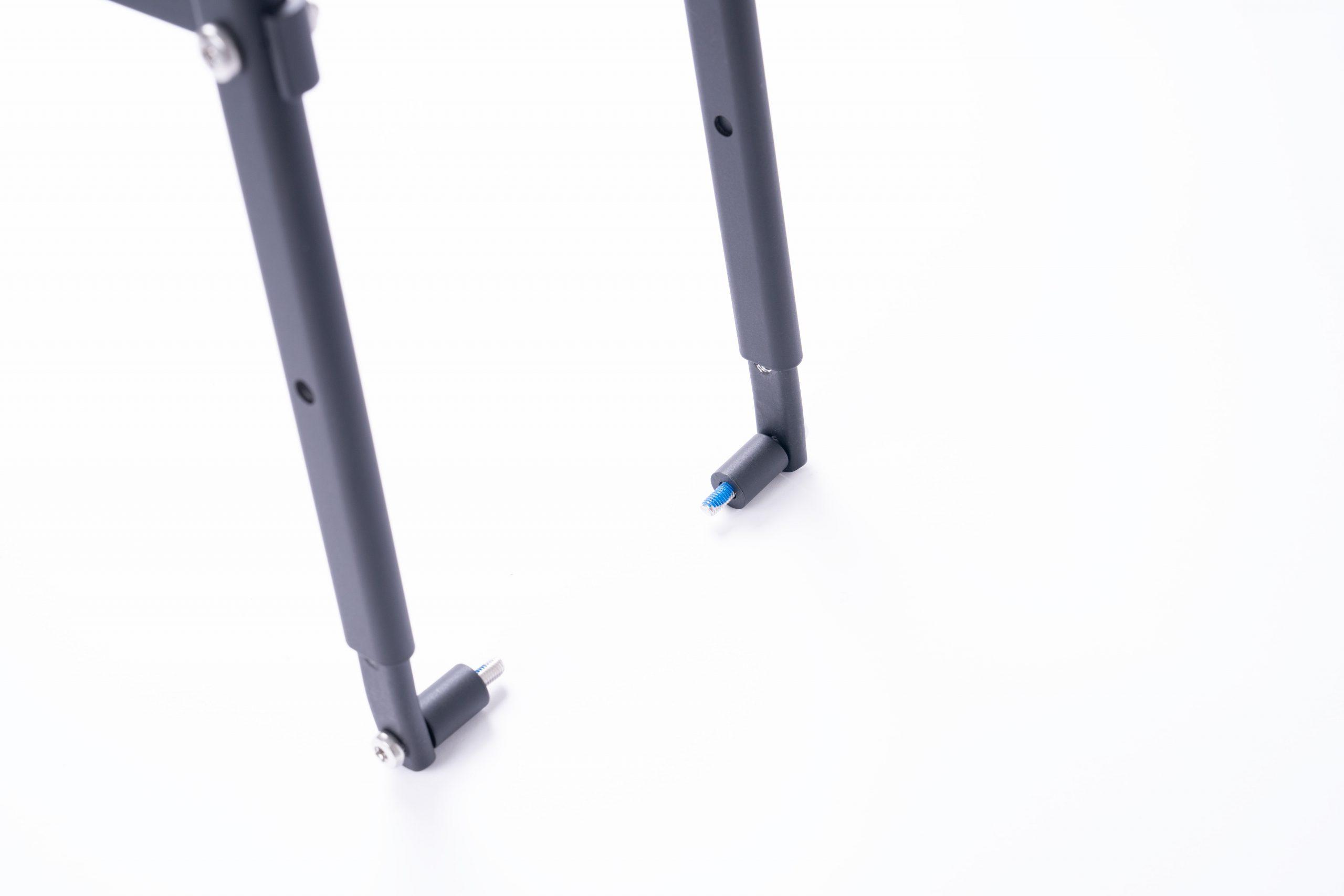 A black carrier studiophoto