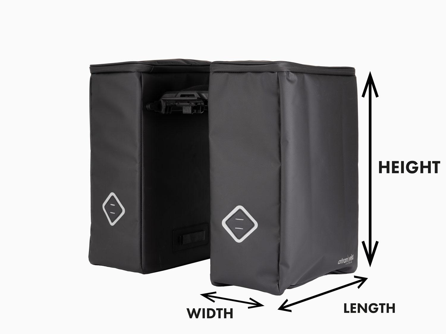 Measurement instruction of a bag in a studio