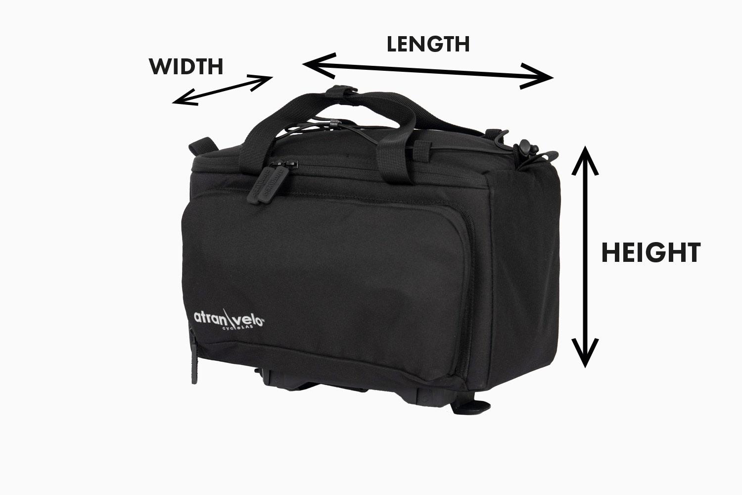 Measurement instruction of a bag in a studio