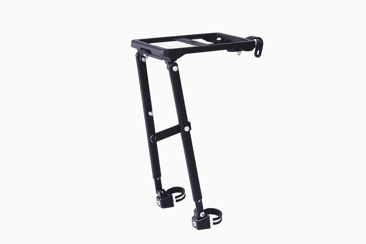 A black carrier studiophoto