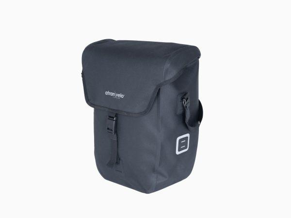 Commuter side wp in a studio