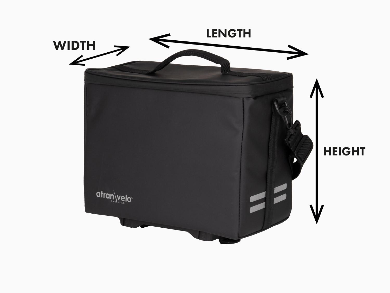 Measurement instruction of a bag in a studio