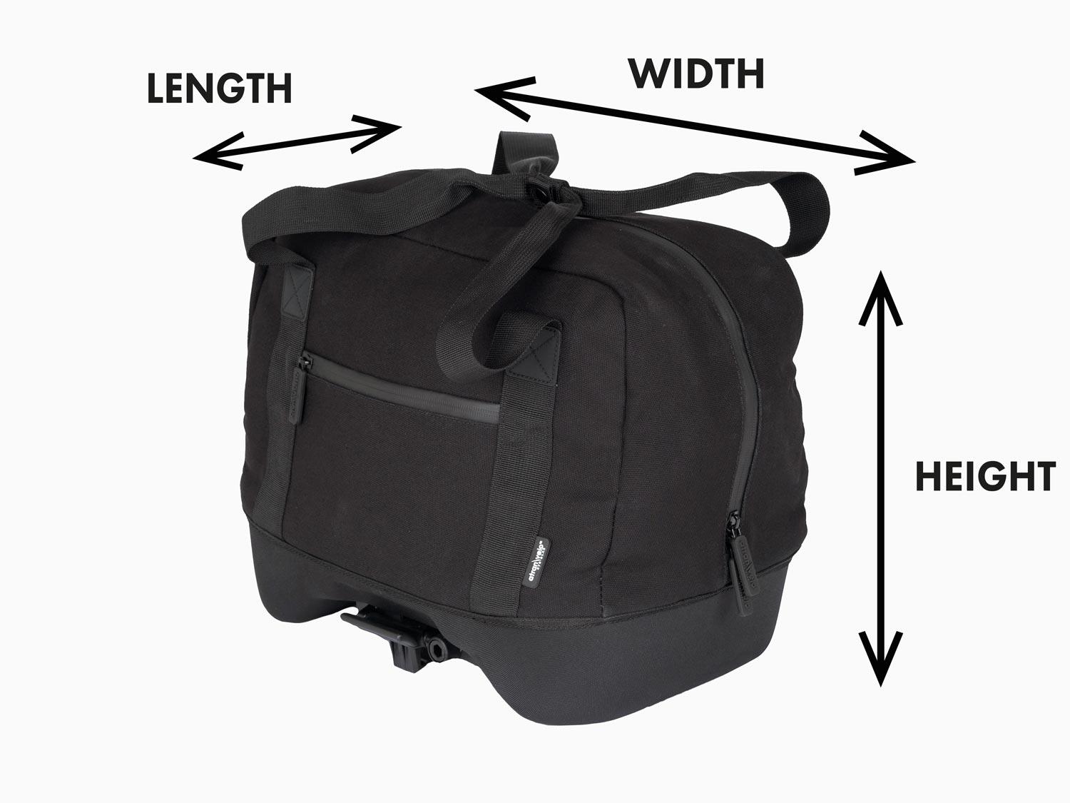 Measurement instruction of a bag in a studio