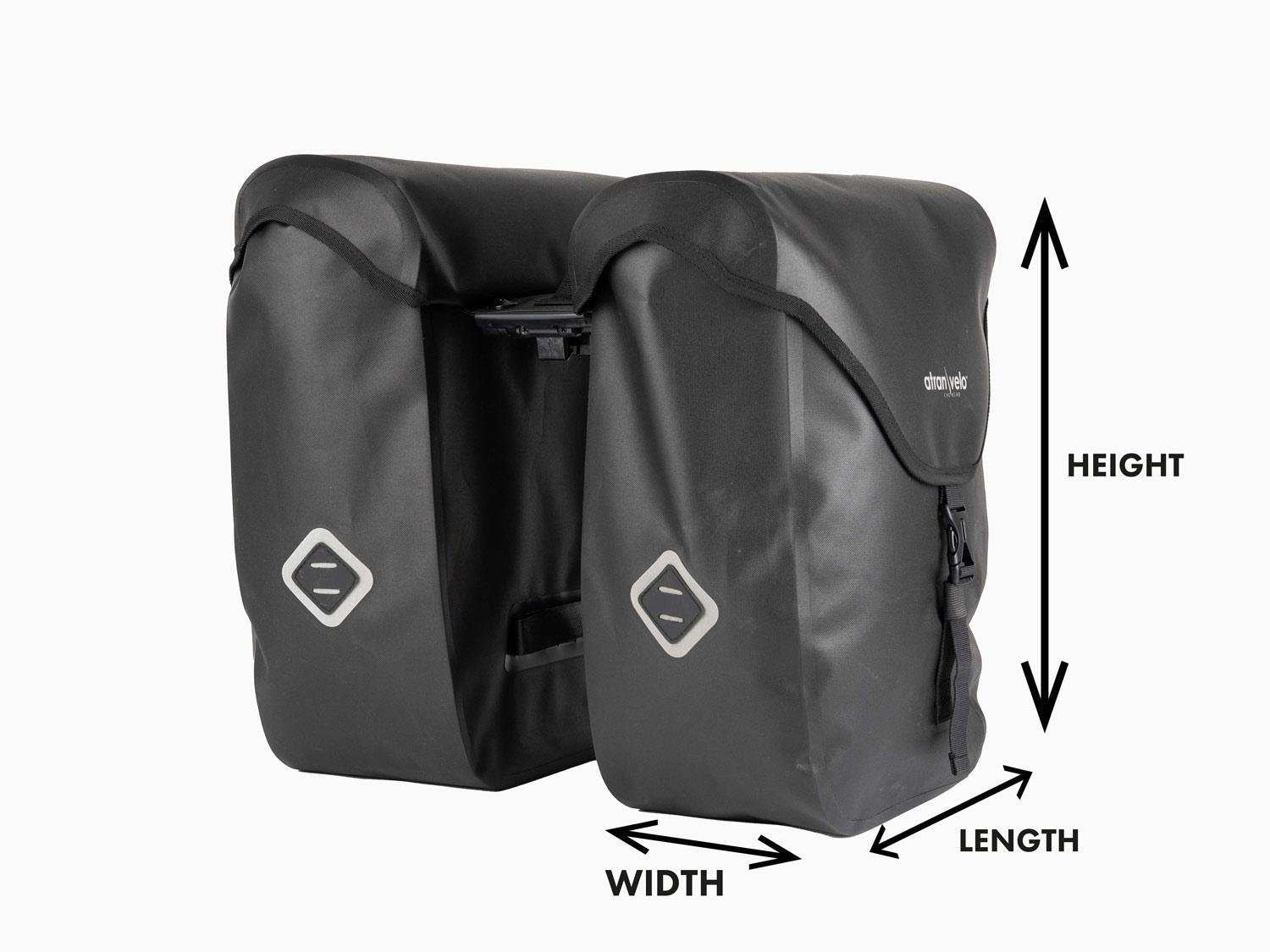 Measurement instruction of a bag in a studio