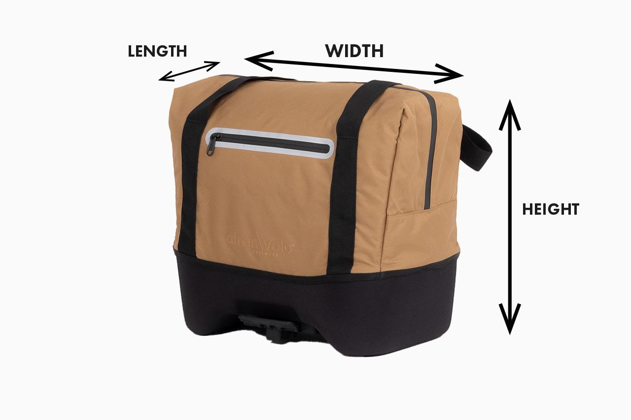 Measurement instruction of a bag in a studio