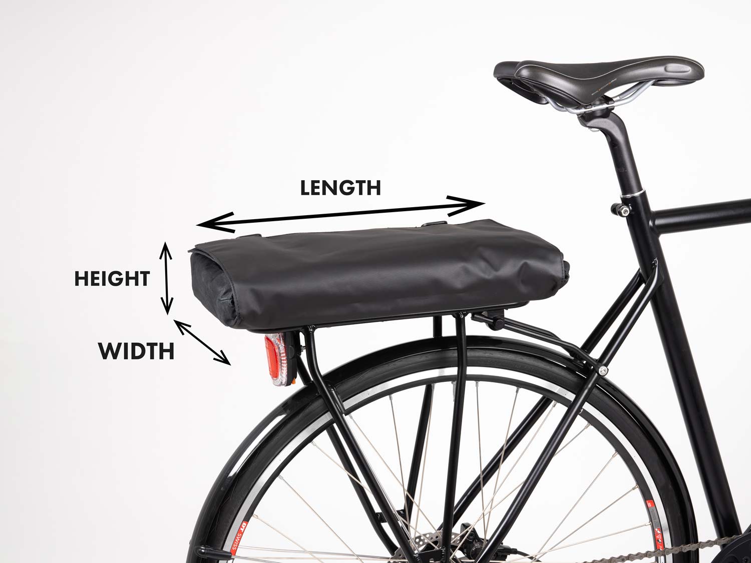 Measurement instruction of a bag in a studio