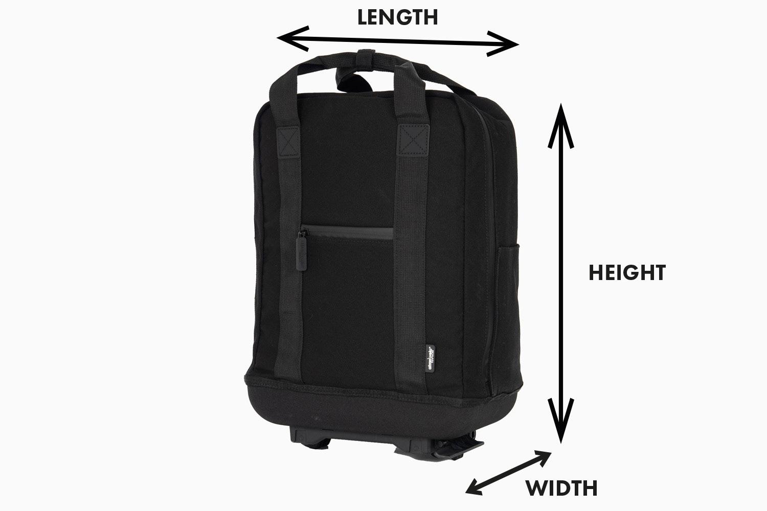 Measurement instruction of a bag in a studio