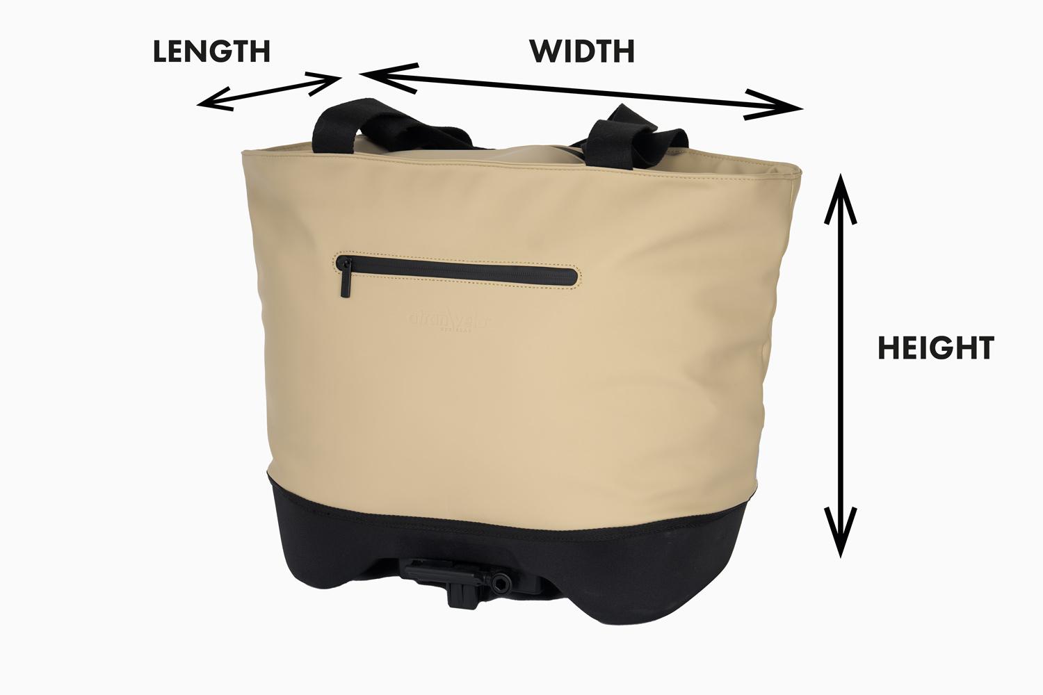 Measurement instruction of a bag in a studio